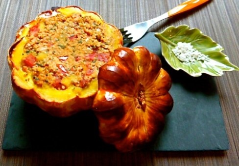 Patidou farci au haché végétal et fanes de carottes - C'Végétal