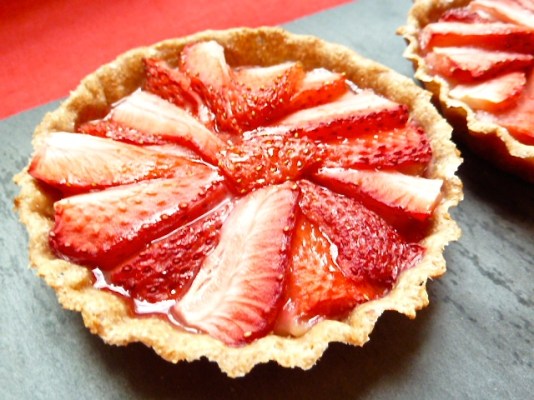 Tartelettes aux fraises et crème vanille - C'Végétal