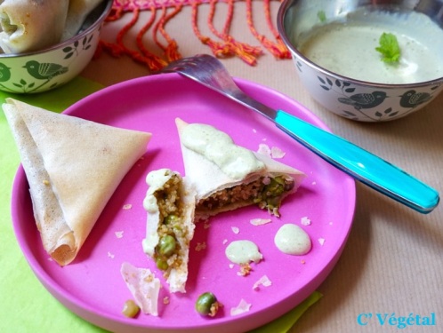 Bricks aux asperges, pois et quinoa et sauce verte indienne menthe-coriandre - C'Végétal