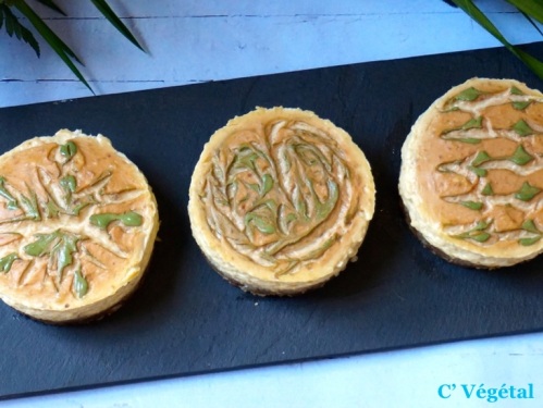 Flan à la mangue sur croustillant de dattes et amandes - C'Végétal