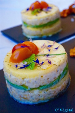 Timbale estivale : courgette jaune marinée, avocat et crème de lentilles corail citronnée - C'Végétal