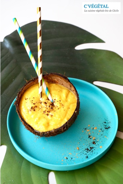 Smoothie paradis tropical extrême : noix de coco fraîche et mangue // Extreme tropical paradise smoothie: fresh coconut and mango - C'Végétal