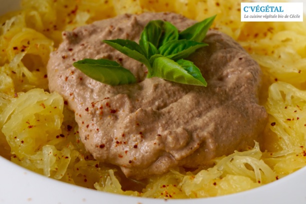 Courge spaghetti rôtie et sauce artichaut et patate douce : Roasted spaghetti squash with artichoke and sweet potato sauce - C'Végétal