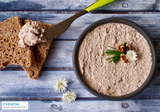 Fromage végane crémeux aux noix // Walnut creamy vegan cheese - C'Végétal