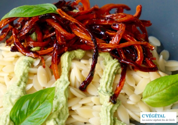 Orzo au pesto de brocoli et julienne de carottes caramélisées // Orzo with broccoli pesto and caramelized carrot julienne - C'Végétal