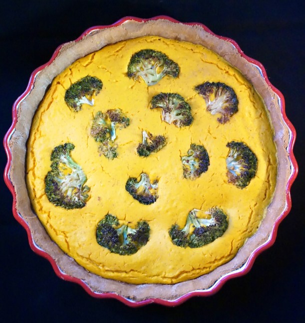Quiche à la courge musquée et brocoli, pâte à la cacahuète