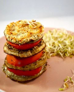 Mille-feuilles artichaut, aubergine et tomate à l'ail des ours et beurre de graine de courge