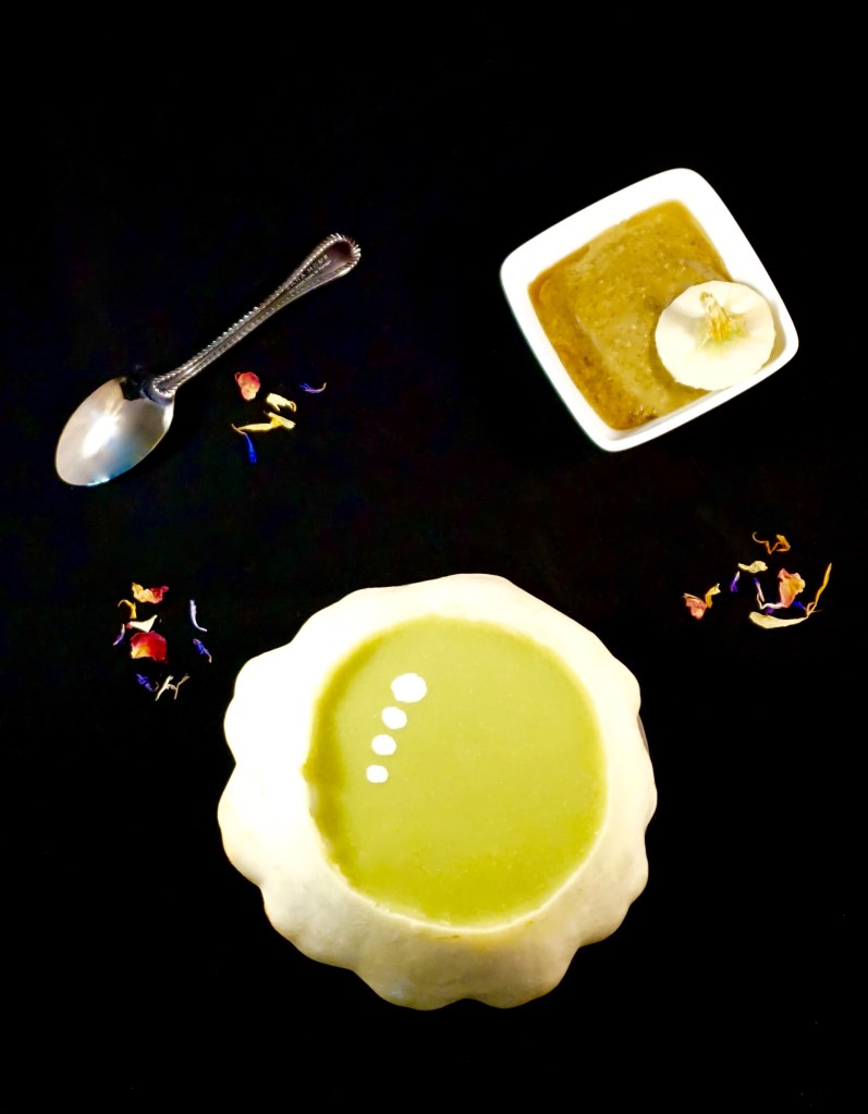 Soupe de pâtisson et jeunes pousses d’épinard au beurre de graines de courge - Vegan - C'Végétal - https://cvegetal.com