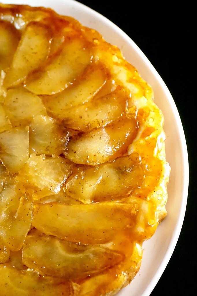 Tarte tatin fine aux pommes - Vegan - C'Végétal - https://cvegetal.com